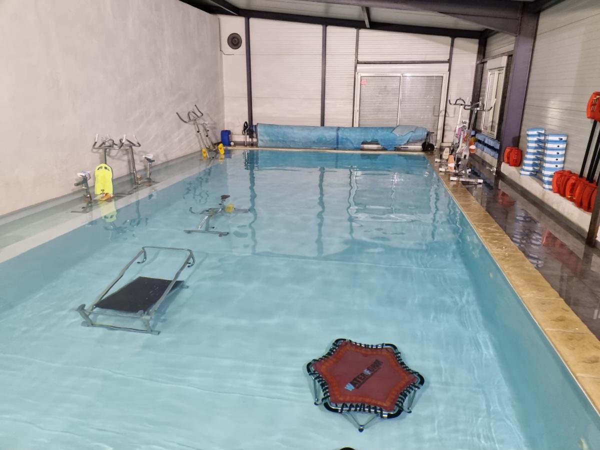 Sci Aquazen Loisirs Detente Saint-Mitre-les-Remparts Екстериор снимка